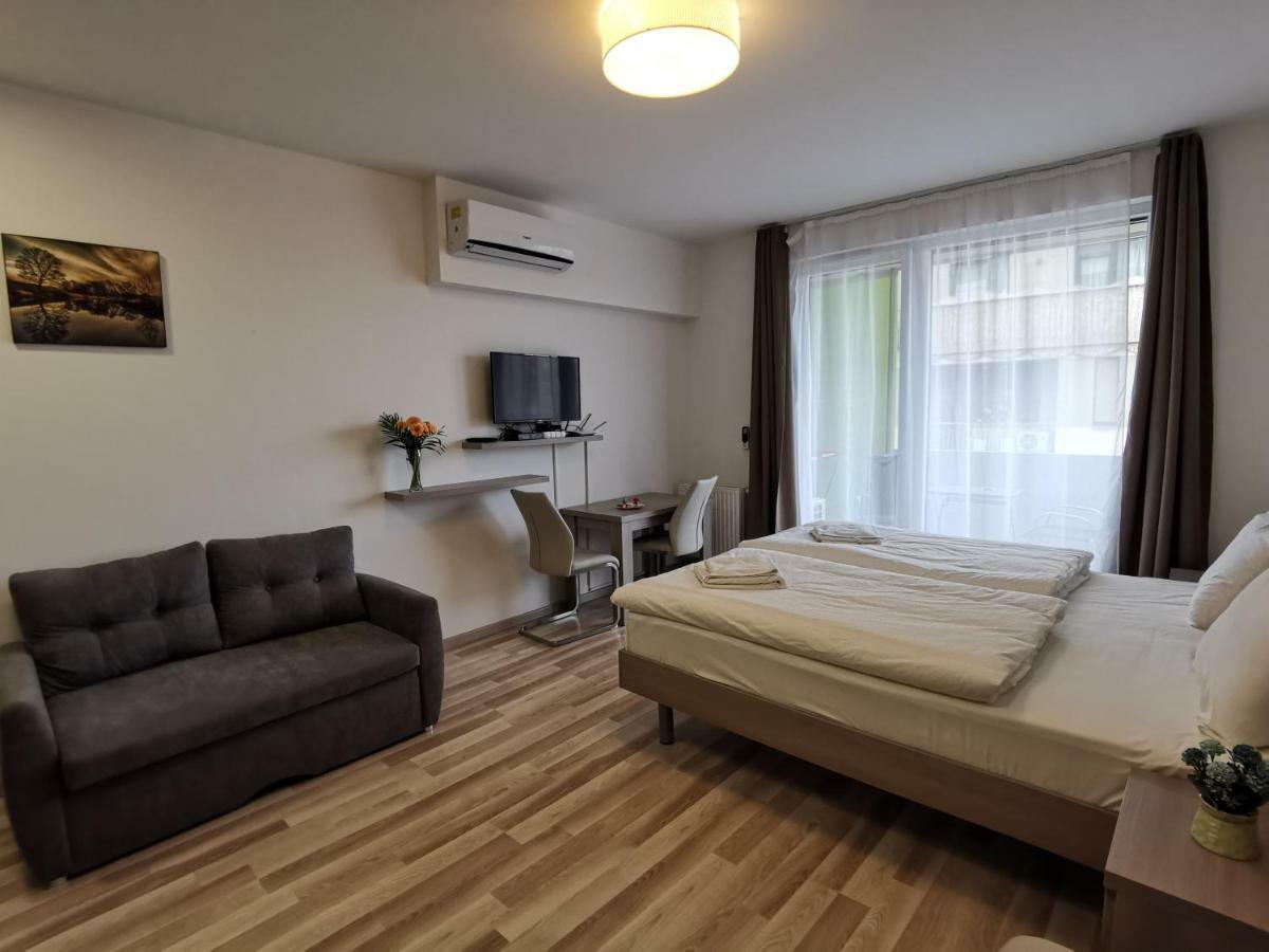 Corvin Holiday Apartments Hotel บูดาเปสต์ ภายนอก รูปภาพ